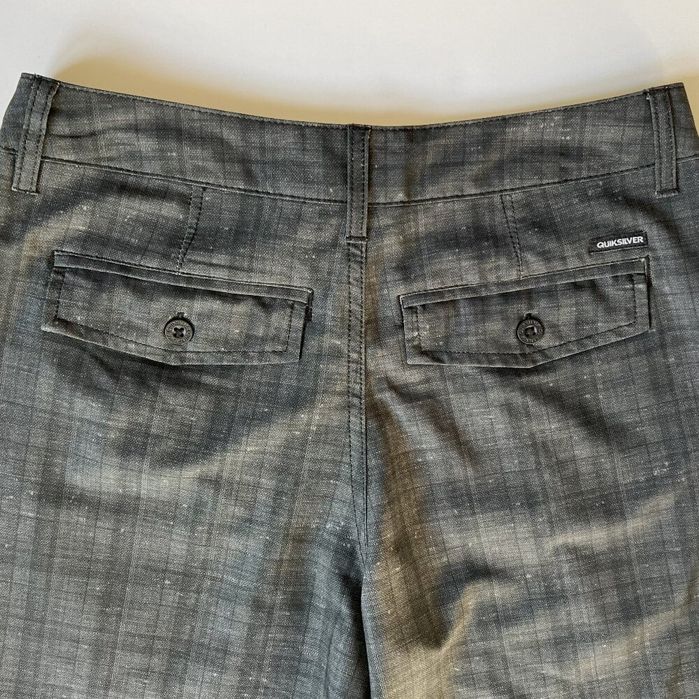 QUIKSILVER Boys Shorts Size 28 or L/XL BLACK PLAID Neolithic Amphibian EUC - Picture 3 of 7